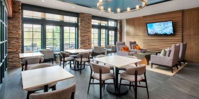 Hotel dining room at Boston Marriott Burlington.