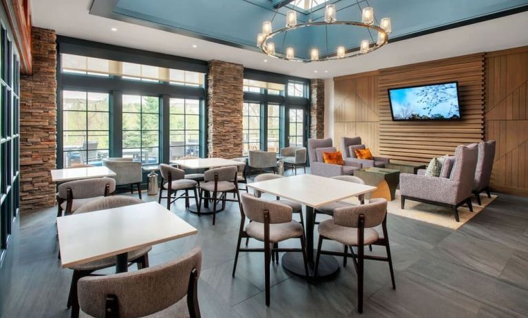 Hotel dining room at Boston Marriott Burlington.