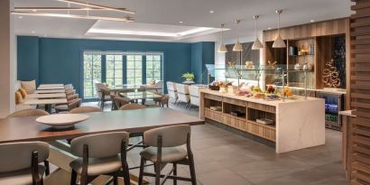 Dining area at Boston Marriott Burlington.