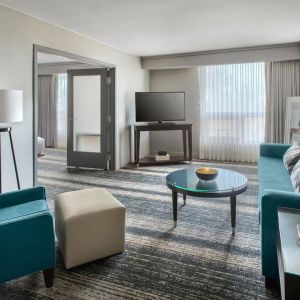 Lounge area at Boston Marriott Burlington.