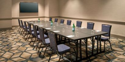 Meeting room at Boston Marriott Burlington.