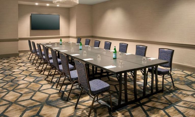 Meeting room at Boston Marriott Burlington.