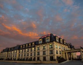 Exterior at Hotel Brossard.