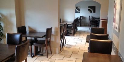 Dining area at Hotel Brossard.