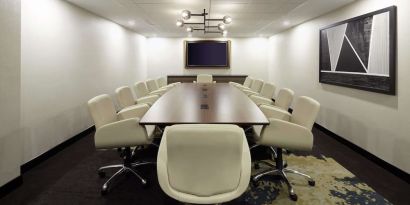 Professional meeting room at DoubleTree By Hilton Montreal Airport.