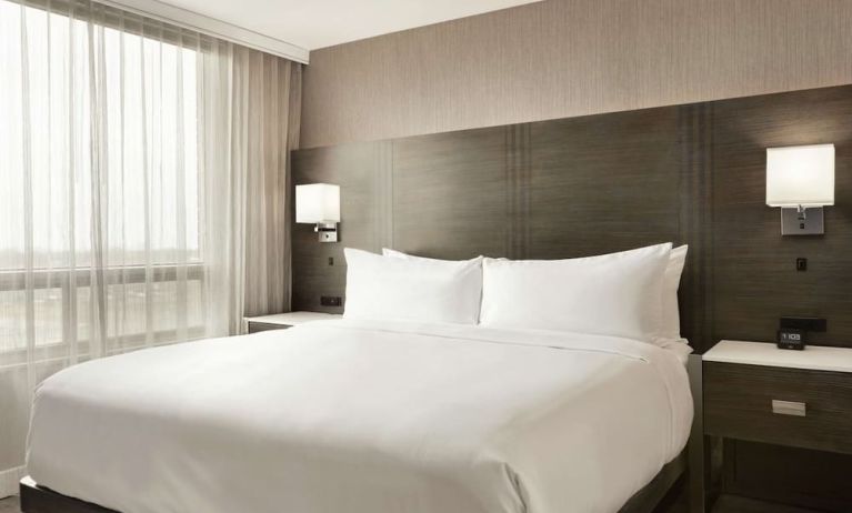 Bright day use room at the Embassy Suites by Hilton Montreal Airport.