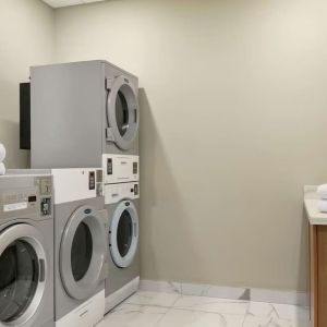 Laundry room at the Embassy Suites by Hilton Montreal Airport.