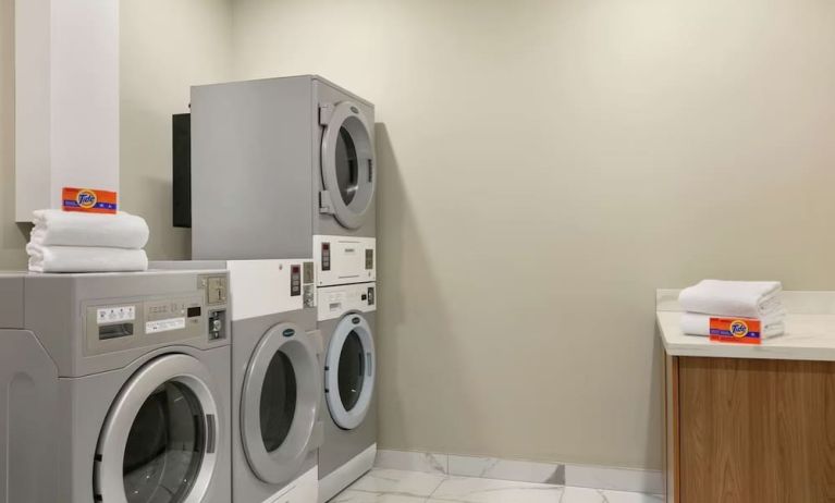 Laundry room at the Embassy Suites by Hilton Montreal Airport.