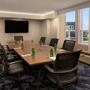 Professional meeting room at Courtyard By Marriott Kitchener.