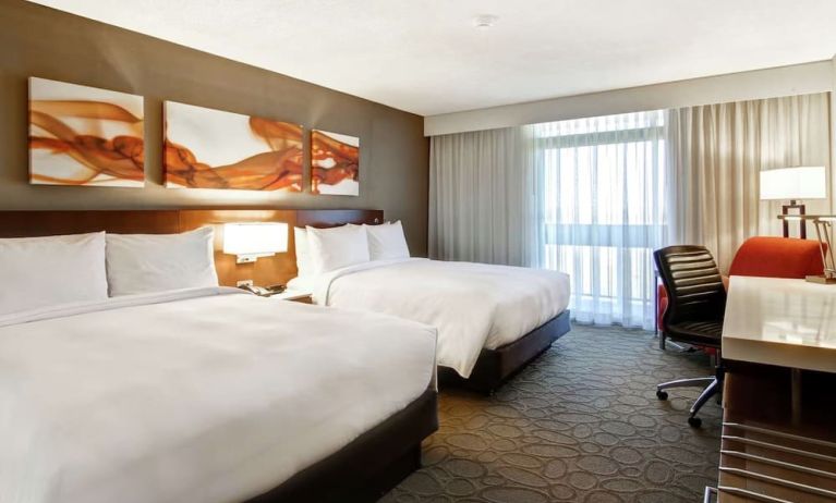 Day use twin room with work desk and private bathroom at Hilton Mississauga Meadowvale.