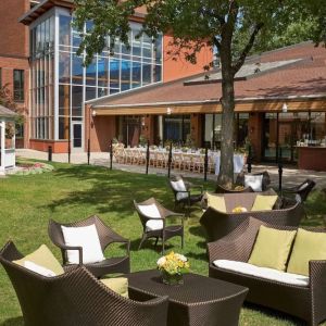 Outdoor patio at Hilton Mississauga Meadowvale.