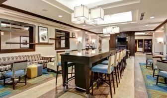 Dining area at Hampton Inn By Hilton Toronto Airport Corporate Centre.