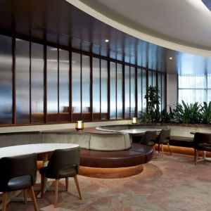 Dining area with comforatble seating, perfect for co-working at DoubleTree By Hilton Montreal.