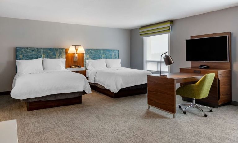 Day use twin suite with work station, lounge area and private bathroom at Hampton Inn & Suites By Hilton Edmonton/West.