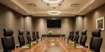 Professional meeting room with ergnomic chairs at DoubleTree By Hilton Kitchener.