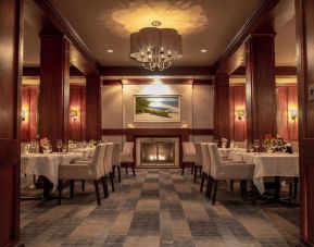 Dining area perfect for coworking at Fairmont Winnipeg.