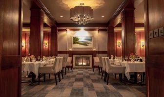 Dining area perfect for coworking at Fairmont Winnipeg.