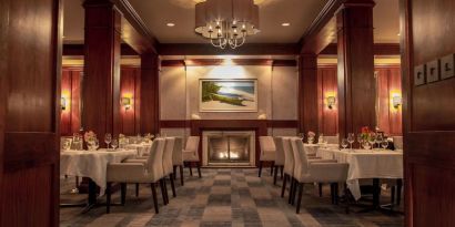 Dining area perfect for coworking at Fairmont Winnipeg.