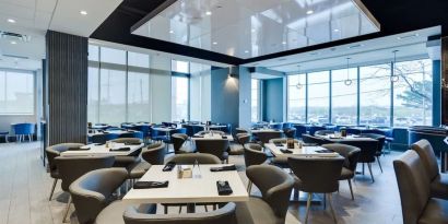 Dining area at the Embassy Suites By Hilton Toronto Airport.