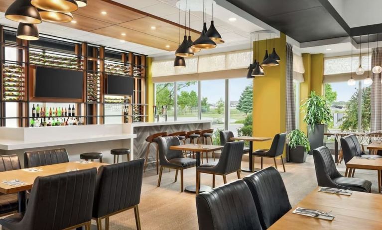 Hotel dining area at the Hilton Garden Inn Kitchener/Cambridge.