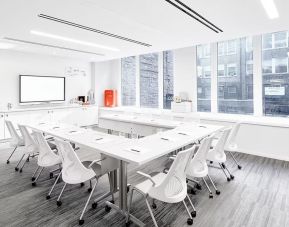 Professional meeting room at Innside By Melia New York Nomad.