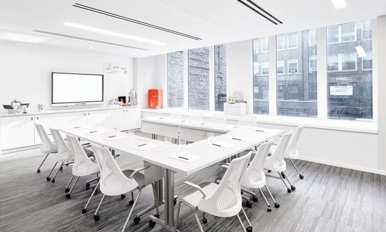 Professional meeting room at Innside By Melia New York Nomad.