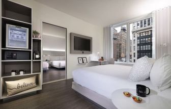 Day use room with natural light at Innside By Melia New York Nomad.