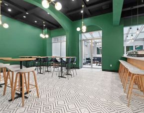 Dining area perfect for coworking at Holiday Inn Manhattan 6th Ave - Chelsea.