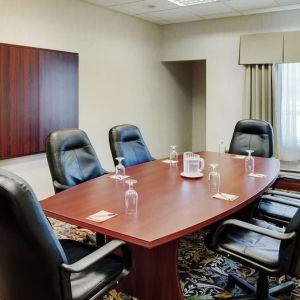 Professional meeting room at Staybridge Suites Oakville-Burlington.