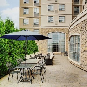 Oudoor patio at Staybridge Suites Oakville-Burlington.