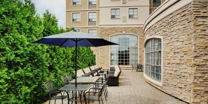 Oudoor patio at Staybridge Suites Oakville-Burlington.