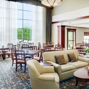 Restaurant area at Staybridge Suites Oakville-Burlington.