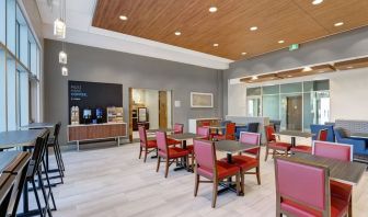 Restaurant area at Holiday Inn Express Kingston West.