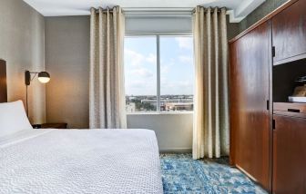 Bright and spacious day use room at Four Points By Sheraton Toronto Mississauga.