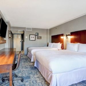 Day use twin room with TV, work desk and private bathroom at Four Points By Sheraton Toronto Mississauga.