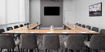 Professional meeting room at Courtyard By Marriott Edmonton Downtown.