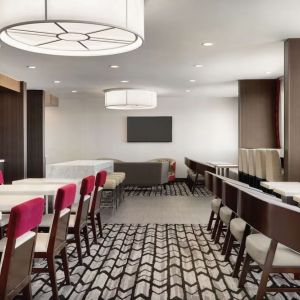 Lounge area perfect for co-working at DoubleTree By Hilton Hotel Toronto Airport West.