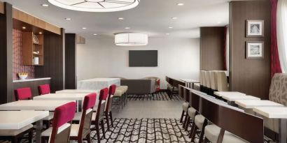 Lounge area perfect for co-working at DoubleTree By Hilton Hotel Toronto Airport West.