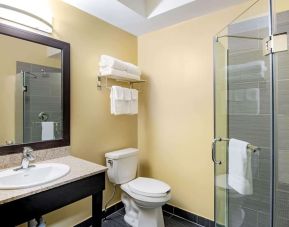 Private guest bathroom at La Quinta Inn & Suites By Wyndham Oshawa.