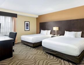 Day use twin room with TV, work desk and private bathroom at La Quinta Inn & Suites By Wyndham Oshawa.