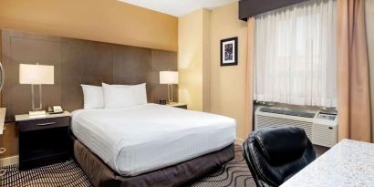 Day use room with work desk and private bathroom at La Quinta Inn & Suites By Wyndham Oshawa.