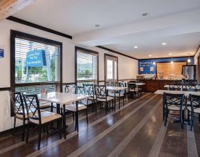 Dining area at Days Inn Vernon.