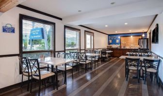 Dining area at Days Inn Vernon.