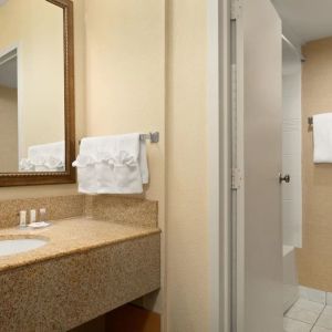 Private guest bathroom at Days Inn Edmonton Downtown.