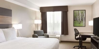 Day use room at Days Inn & Suites By Wyndham Lindsay.