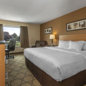 Day use room with TV, work desk and private bathroom at Comfort Inn Swift Current.