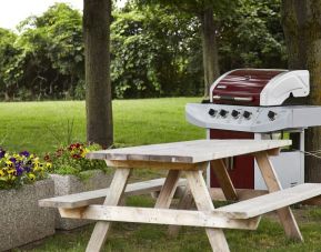 Picnic and BBQ area at Comfort Inn Swift Current.