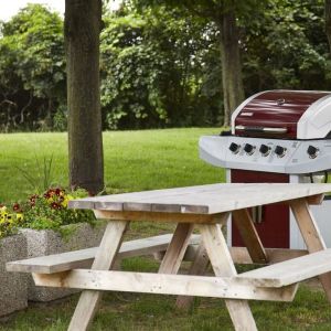 Picnic and BBQ area at Comfort Inn Swift Current.