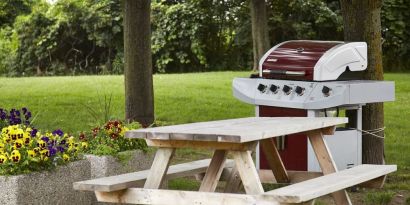 Picnic and BBQ area at Comfort Inn Swift Current.