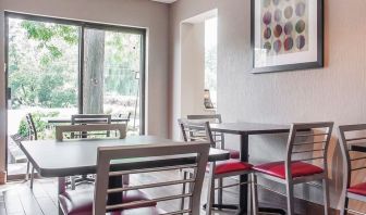 Restaurant area at Comfort Inn Simcoe.